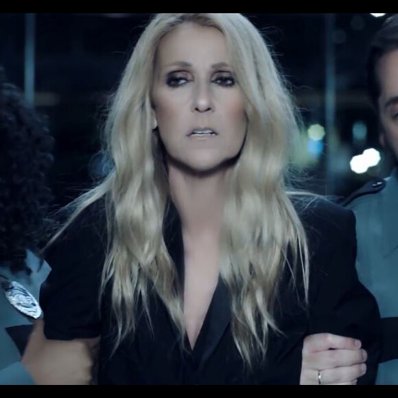 Céline Dion dans la publicité de la campagne Celinununu. Novembre 2018