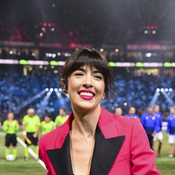 Nolwenn Leroy fait le show d'avant-match des légendes, France 98 contre une sélection FIFA 98 à l'U Arena à Nanterre, France, le 12 juin 2018.