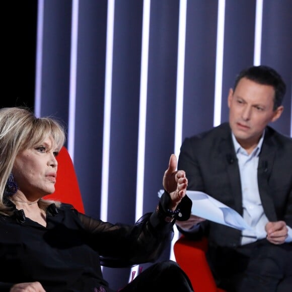 Exclusif - Enregistrement de l'émission "Le Divan" avec Amanda Lear en invitée et présentée par Marc-Olivier Fogiel, le 2 novembre 2018. L'émission sera diffusée le 9 novembre 2018 sur France 3. © Dominique Jacovides/Bestimage