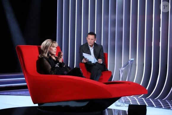 Exclusif - Enregistrement de l'émission "Le Divan" avec Amanda Lear en invitée et présentée par Marc-Olivier Fogiel, le 2 novembre 2018. L'émission sera diffusée le 9 novembre 2018 sur France 3. © Dominique Jacovides/Bestimage