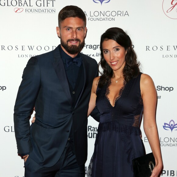 Olivier Giroud et sa femme Jennifer Giroud - Les célébrités posent lors du photocall de la soirée Global Gift à Londres le 2 novembre 2018.