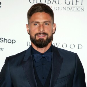 Olivier Giroud - Les célébrités posent lors du photocall de la soirée Global Gift à Londres le 2 novembre 2018.