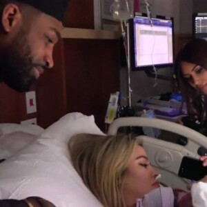 Dans l'épisode 13 de la saison 15 de "Keeping up With The Kardashians", Khloe Kardashian donne naissance à sa fille True.Le 18 novembre 2018.