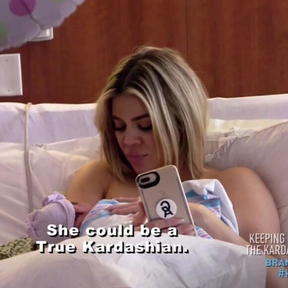 Dans l'épisode 13 de la saison 15 de "Keeping up With The Kardashians", Khloe Kardashian donne naissance à sa fille True.Le 18 novembre 2018.