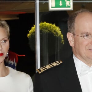 La princesse Charlene (habillée par Akris) et le prince Albert II de Monaco le 19 novembre 2018 au Grimaldi Forum lors de la soirée de gala dans le cadre de la Fête Nationale monégasque 2018. © Claudia Albuquerque/ Bestimage