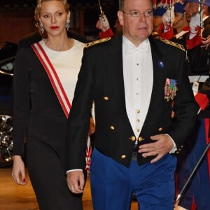 La princesse Charlene (en robe Akris) et le prince Albert II de Monaco arrivant le 19 novembre 2018 au Grimaldi Forum lors de la soirée de gala dans le cadre de la Fête Nationale monégasque 2018. © Bruno Bebert / PRM / Bestimage