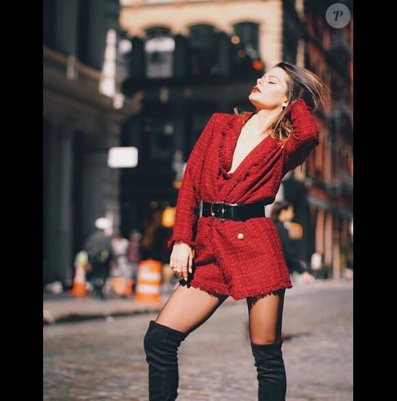 Camille des "Reines du shopping" divine en robe et cuissardes, à New York - Instagram, 1er février 2018