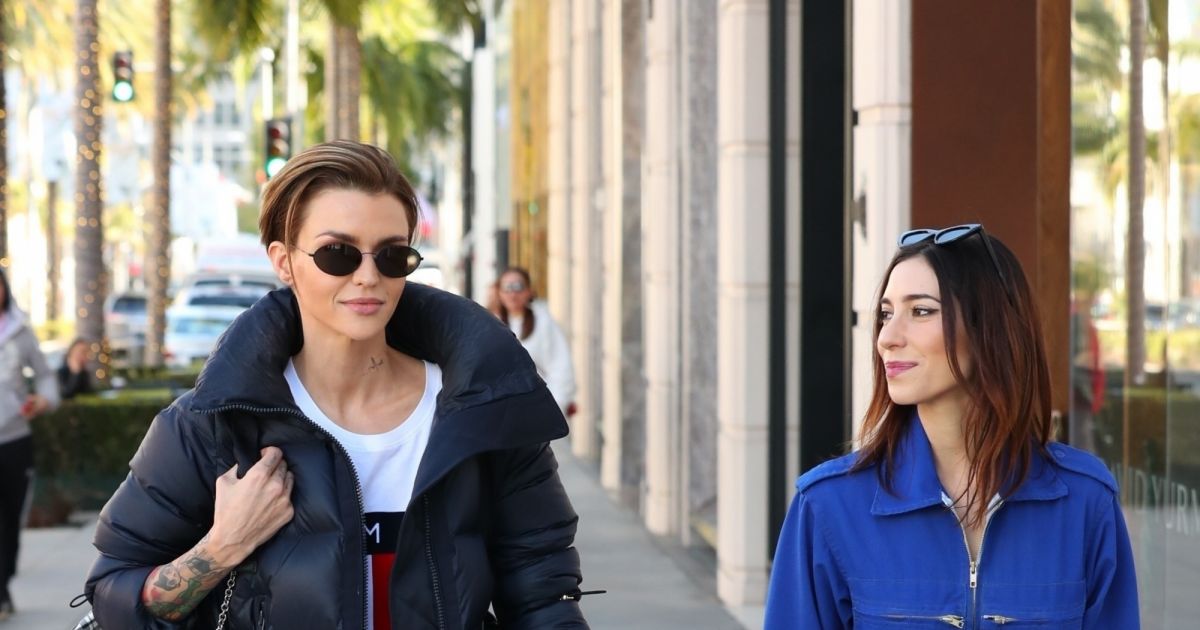 Exclusif Ruby Rose Et Sa Compagne Jessica Origliasso Se Baladent Et Font Du Shopping Sur Rodeo