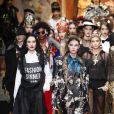 Hailey Baldwin - Défilé de mode "Dolce and Gabbana" lors de la fashion week de Milan. Le 25 février 2018.