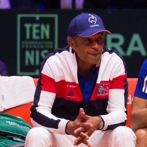 Jo-Wilfried Tsonga et Yannick Noah lors du match de finale de la Coupe Davis "Jo-Wilfried Tsonga (France) - Marin Cilic (Croatie)" au stade Pierre Mauroy à Villeneuve d'Ascq, le 23 novembre 2018. La Croatie l'a emporté 6-3, 7-5, 6-4.