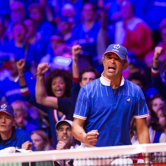 Yannick Noah, capitaine de l'équipe de France - Les joueurs de tennis Nicolas Mahut et Pierre-Hugues Herbert opposés aux joueurs croates Mate Pavic et Ivan Dodig lors de la finale du double de la Coupe Davis France contre Croatie, au Stade Pierre Mauroy à Villeneuve d'Ascq le 24 novembre 2018. © Alain Rolland / Imagebuzz / Bestimage