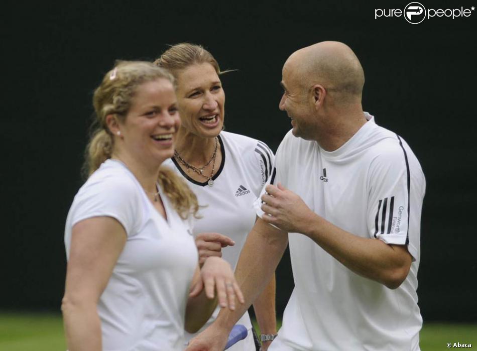 Andre Agassi et sa femme Steffi Graf participent Andre Agassi et sa femme Steffi Graf participent