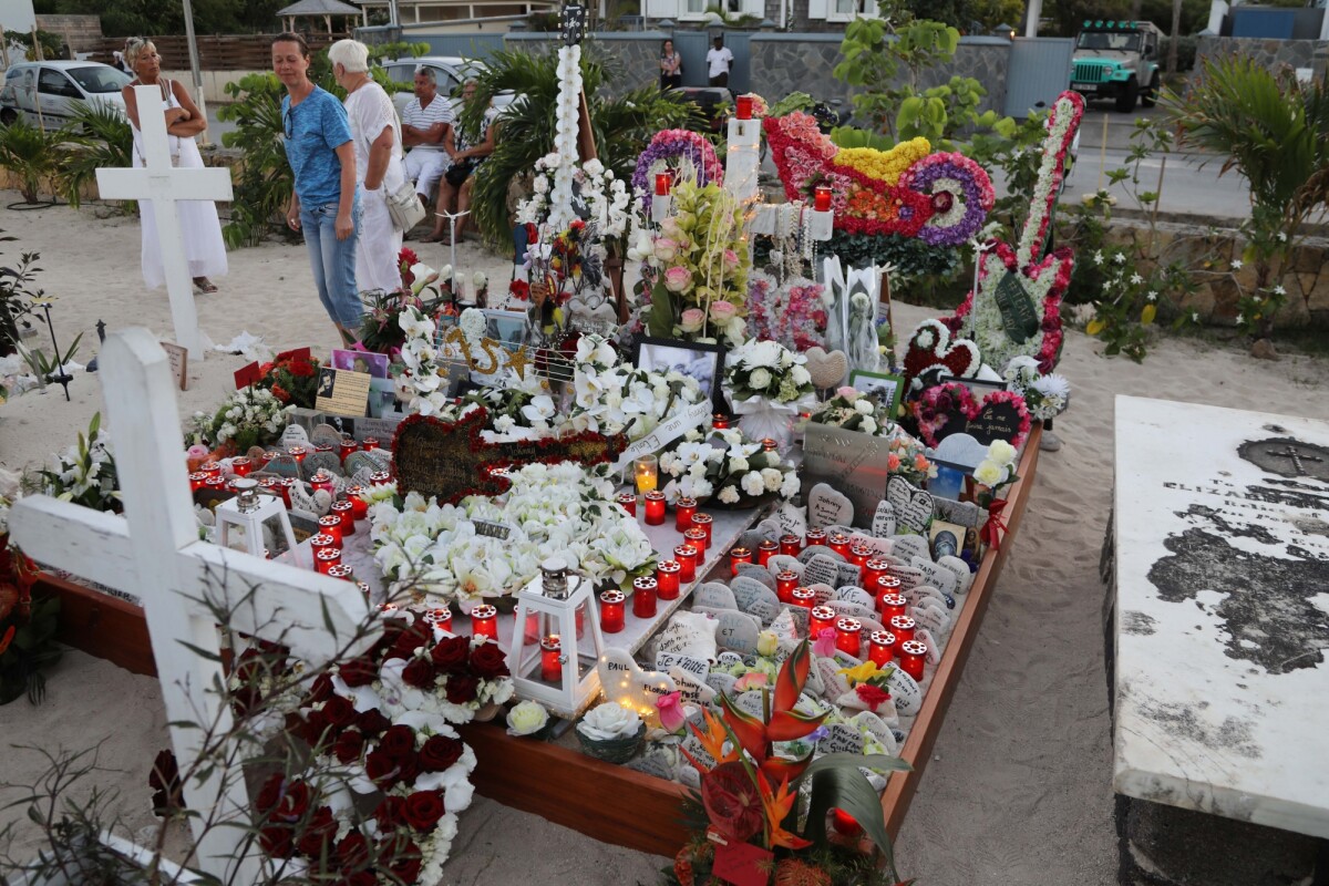 Photo Exclusif Les fans de Johnny Hallyday célèbrent l'anniversaire