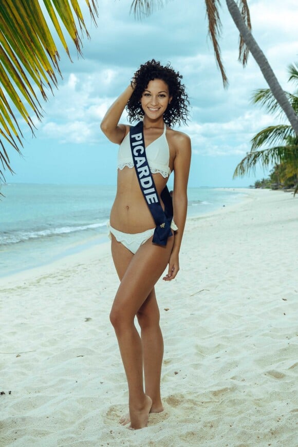 Miss Picardie en maillot de bain lors du voyage Miss France 2019 à l'île Maurice, en novembre 2018.