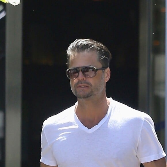 Exclusif - David Charvet qui vient de se séparer de Brooke Burke quitte le café Habana à Malibu le 13 avril 2018.