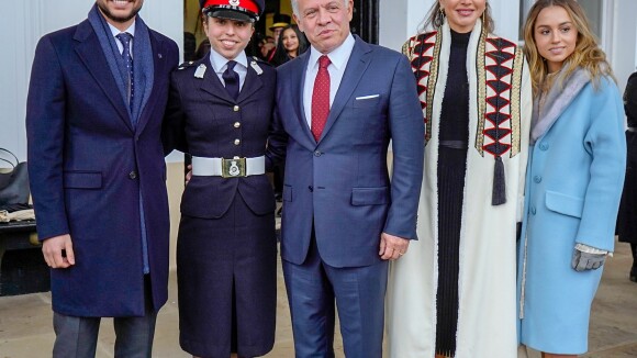 Salma de Jordanie, 18 ans : En uniforme et en famille à Sandhurst, Rania fière