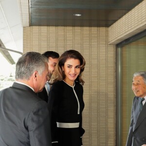 Their Majesties King Abdullah II and Queen Rania during a meeting with Emperor Akihito and Empress Michiko of Japan at the Tokyo Imperial Palace. The Queen is carrying a handbag by Jordanian designer Farah Asmar. The Queen appeared with this handbag, while accompanying His Majesty King Abdullah II on a working trip to Tokyo on Tuesday. Known for supporting both established and up-and-coming local and regional designers, the Jordanian queen has previously appeared in Arab labels Photo: Royal Hashemite Court/ Albert Ph van der Werf / Netherlands OUT / Point de Vue OUT26/11/2018 - Tokyo