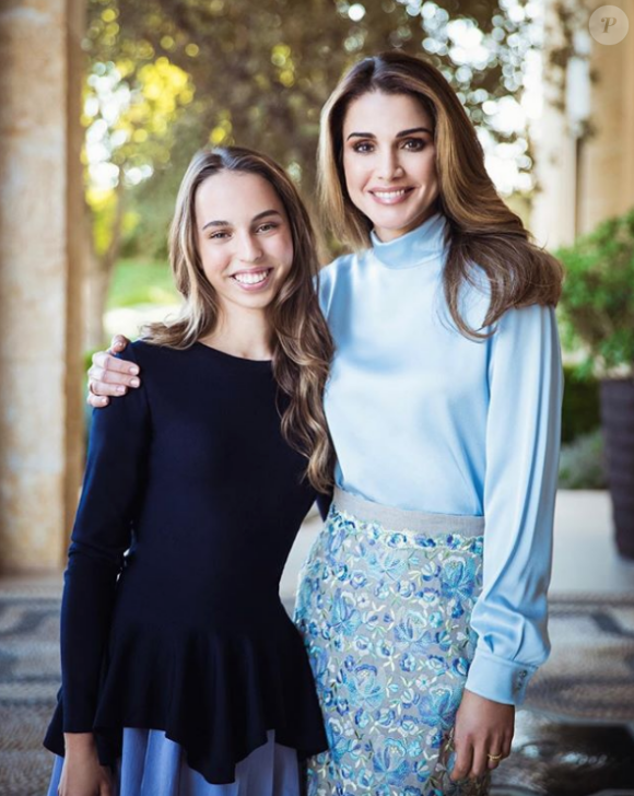 La reine Rania de Jordanie avec sa fille la princesse Salma le 22 mai 2018, jour de sa remise de diplôme à l'IAA. Photo Instagram Rania de Jordanie.