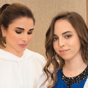 La reine Rania de Jordanie avec sa fille la princesse Salma le 22 mai 2018 lors de leurs préparatifs avant la remise de diplôme de l'International Amman Academy. Photo Instagram Rania de Jordanie.