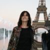 Charlotte Gainsbourg au défilé de mode "Saint-Laurent" PAP printemps-été 2019 au Trocadero devant la Tour Eiffel à Paris le 25 septembre 2018 © Denis Guignebourg/Bestimage