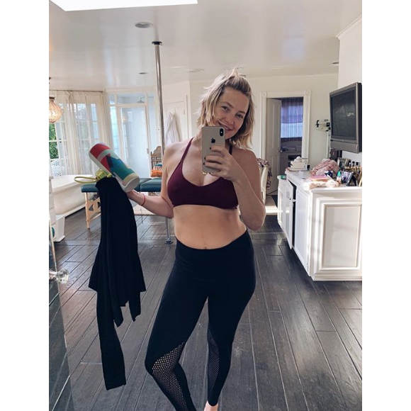 Kate Hudson, au naturel, affiche ses formes et annonce vouloir perdre 11,3 kilos d'ici le printemps 2019. Photo postée le 29 novembre 2018.