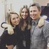 Beverley Mitchell pose avec son mari et Jessica Biel dans les coulisses du concert de Justin Timberlake. Instagram, octobre 2018