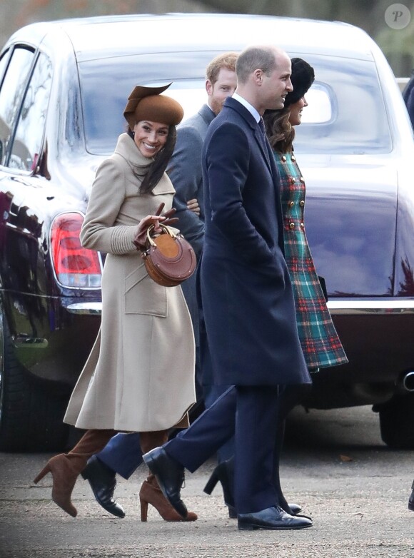 Exclusif - Kate Catherine Middleton, enceinte et le prince William, duc de Cambridge avec le prince Harry et sa fiancée Meghan Markle - La famille royale d'Angleterre arrive à l'église St Mary Magdalene pour la messe de Noël à Sandringham le 25 décembre 2017
