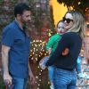 Exclusif - Jimmy Kimmel se balade avec sa femme Molly McNearney et sa fille Jane dans les rues de Los Angeles, le 16 décembre 2017