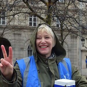 Maïtena Biraben lors du lancement de la campagne du Secours Populaire "Don'Actions" sur le parvis de l'hôtel de ville de Paris le 20 janvier 2018. © Giancarlo Gorassini / Bestimage