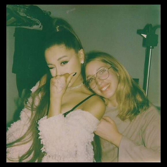Ariana Grande et l'artiste tatoueuse Mira Mariah. New York, décembre 2018.