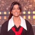Jenifer, membre du jury 100% féminin de "Miss France 2019", s'est dévoilée en robe noire à maxi col blanc et noeud rouge lors de la cérémonie durant laquelle Vaimalama Chaves (Miss Tahiti) a succédé à Maëva Coucke, le 15 décembre 2018 sur tF1.