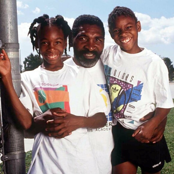 Serena et Venus Williams à l'entraînement avec leur papa Richard en mai 1991.