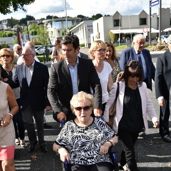 Inauguration de la rue Jacques et Bernadette Chirac, par la femme de l'ancien président de la République, Bernadette Chirac (en fauteuil roulant) et sa fille Claude, à Brive-la-Gaillarde. Le 8 juin 2018