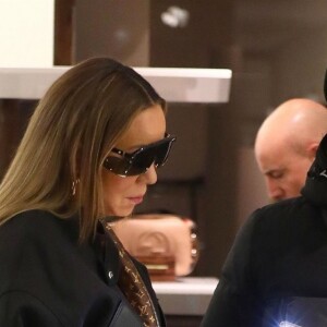 Mariah Carey fait du shopping au magasin Louis Vuitton à Aspen. Le 21 décembre 2018.