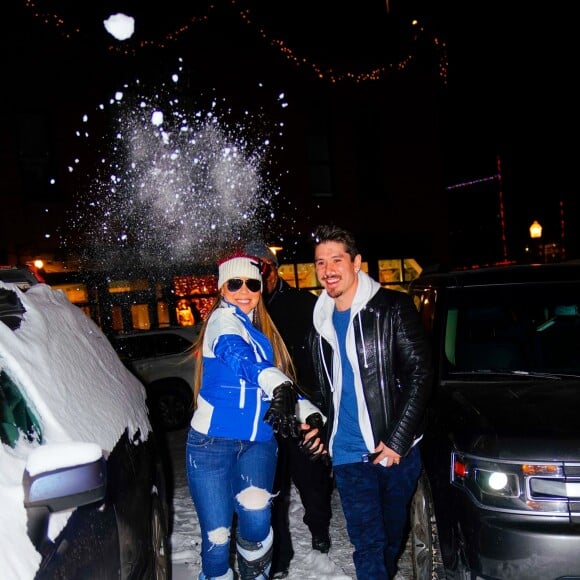 Mariah Carey et Bryan Tanaka font du shopping à Aspen. Le 22 décembre 2018.