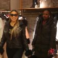 Mariah Carey et Bryan Tanaka font du shopping à Aspen. Le 23 décembre 2018.