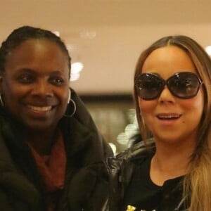 Mariah Carey et Bryan Tanaka font du shopping à Aspen. Le 23 décembre 2018.