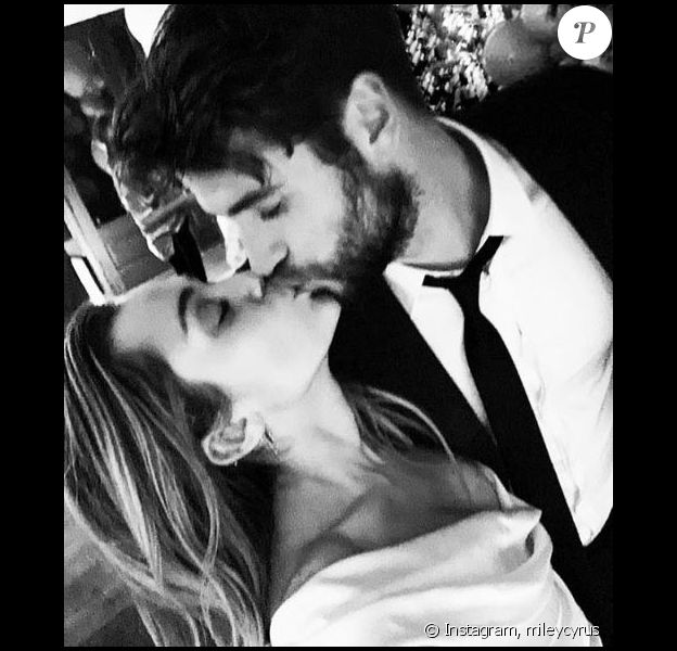 Miley Cyrus publie des photos de son mariage avec Liam Hemsworth sur Instagram le 26 décembre 2018.