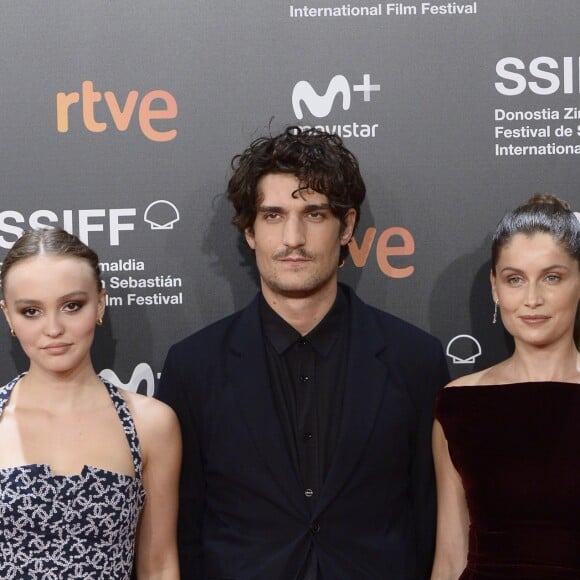 Lily Rose Depp, Louis Garrel et sa femme Laetitia Casta - Première du film L'Homme fidèle lors du 66e Festival du film de San Sebastian, le 22 septembre 2018.