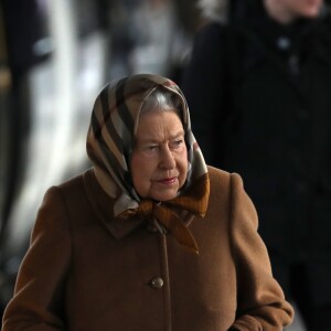 La reine Elizabeth II arrive par le train à la gare de King's Lynn le 20 décembre 2018 pour passer les fêtes de fin d'année à Sandringham.