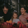 Image extraite de la vidéo de la princesse héritière Victoria et du prince Daniel de Suède avec leurs enfants la princesse Leonore et le prince Oscar pour les fêtes de fin d'année 2018.