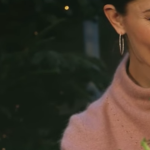 Image extraite de la vidéo de la princesse héritière Victoria et du prince Daniel de Suède avec leurs enfants la princesse Leonore et le prince Oscar pour les fêtes de fin d'année 2018.