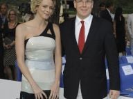 Albert de Monaco et sa Charlene : très complices au côté de la torride Liz Hurley, de la bombe Tamara Ecclestone et au milieu des... maillots de bain !