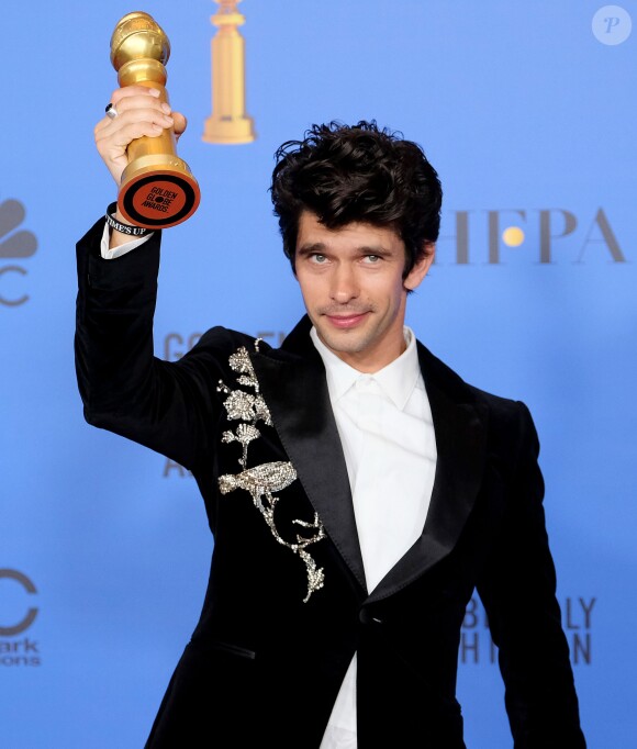 Ben Whishaw en Alexander McQueen - 76e cérémonie annuelle des Golden Globe Awards au Beverly Hilton Hotel à Los Angeles, le 6 janvier 2019.