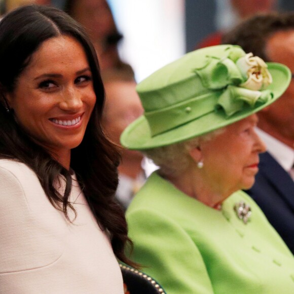 Meghan Markle, duchesse de Sussex, effectue son premier déplacement officiel avec la reine Elisabeth II d'Angleterre, lors de leur visite à Chester. Le 14 juin 2018