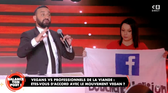 La militante vegan Anaïs provoque un tollé dans "Balance ton post" (C8) après avoir comparé le massacre d'animaux dans les abattoirs à l'Holocaust vendredi 11 janvier 2019.