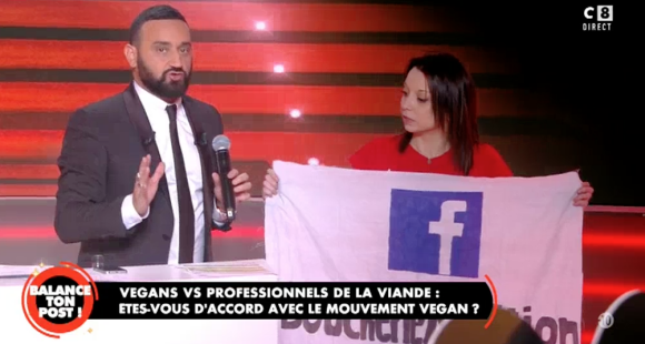 La militante vegan Anaïs provoque un tollé dans "Balance ton post" (C8) après avoir comparé le massacre d'animaux dans les abattoirs à l'Holocaust vendredi 11 janvier 2019.