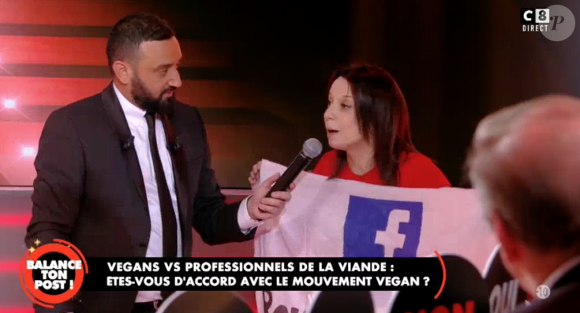 La militante vegan Anaïs provoque un tollé dans "Balance ton post" (C8) après avoir comparé le massacre d'animaux dans les abattoirs à l'Holocaust vendredi 11 janvier 2019.