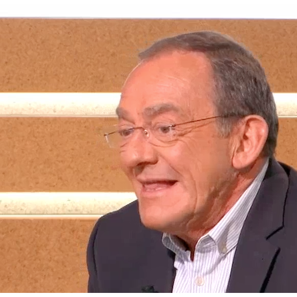 Jean-Pierre Pernaut, guéri de son cancer de la prostate, se livre sur son combat contre la maladie dans "Bonsoir !" (Canal+) samedi 12 janvier 2019.