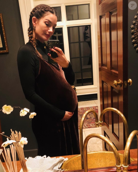 Lily Aldridge, enceinte. Décembre 2018.